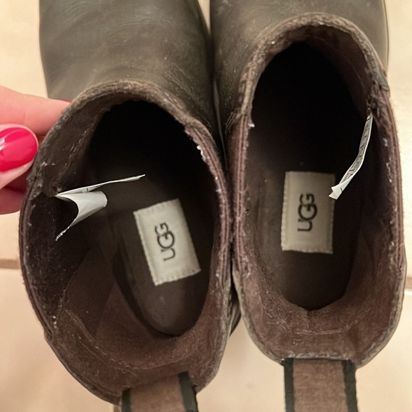 Chelsea style UGG leather boots - Picture 3 of 6